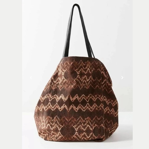 Free People Handbags - Free People Me & Kashmiere Shibori Tote Bag TieDye Z467-2